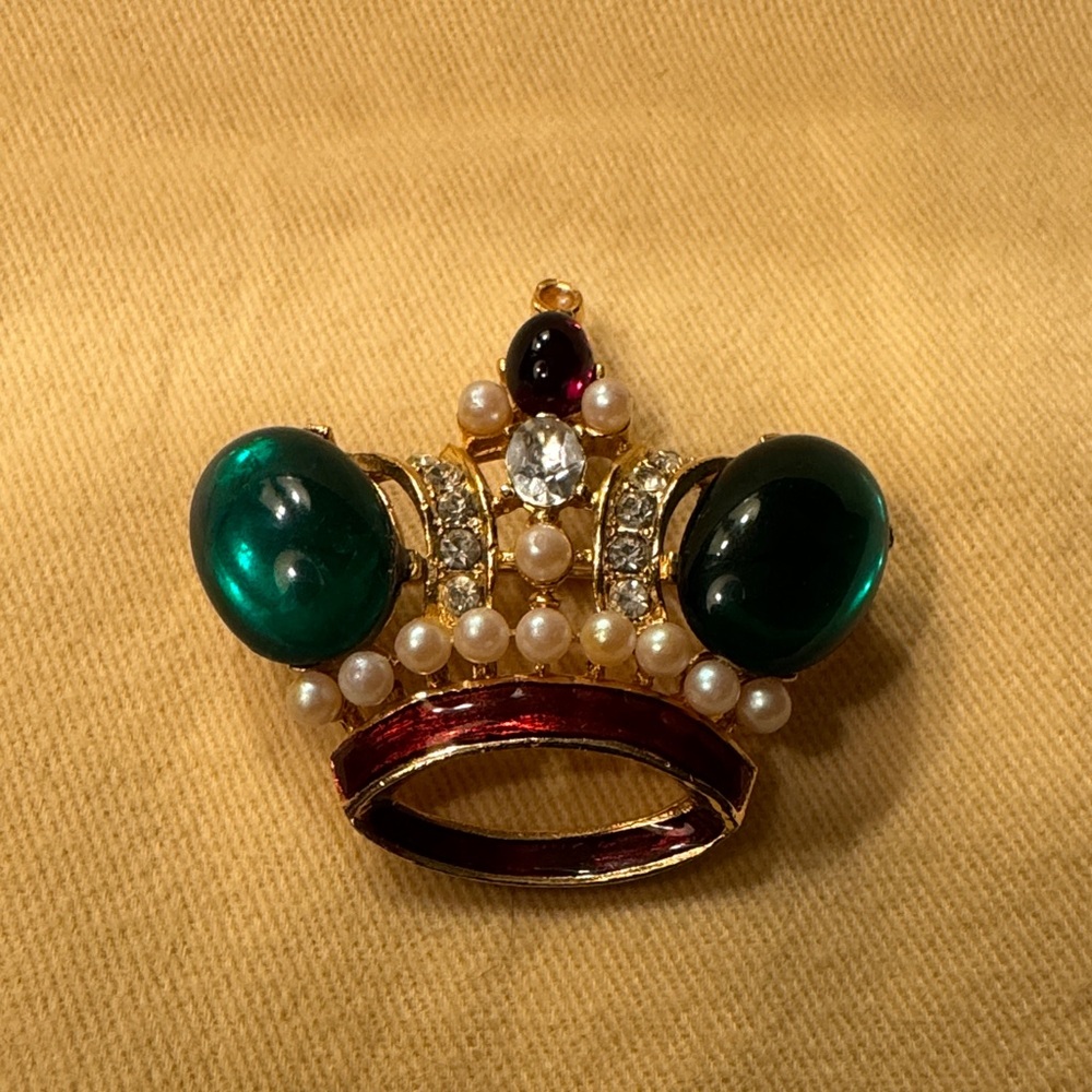 Elegant Crown Brooch with Green and Red Accents